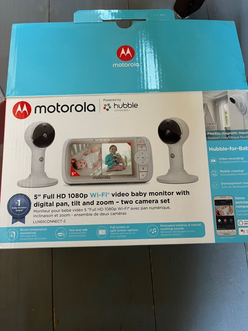 Motorola White Dual Baby Cameras with Parent Monitor and Chargers
